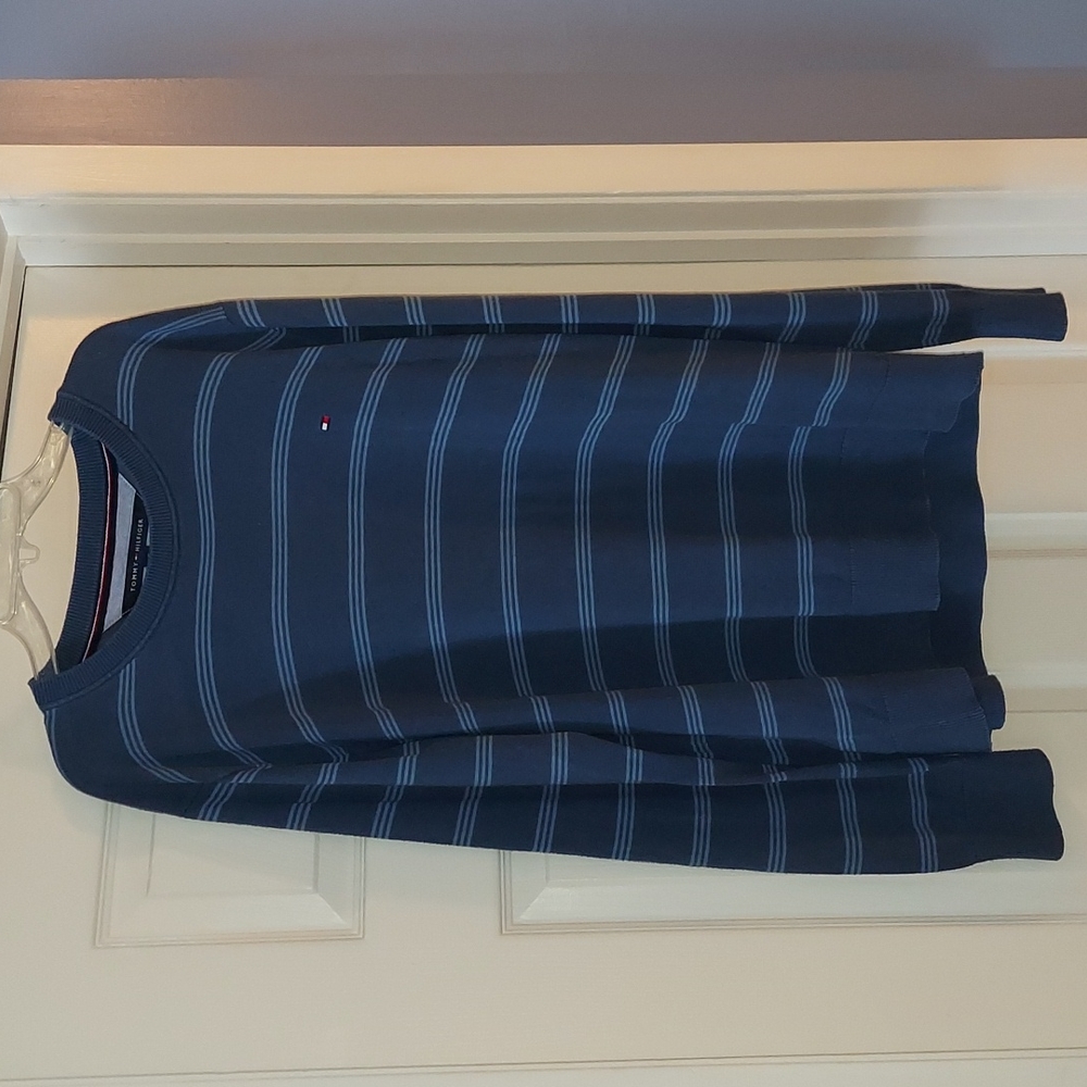Tommy Hilfiger Sweater, Men's size Large,  Like new!